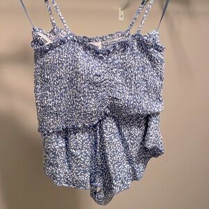 Two piece set with short and crop top